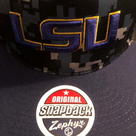 ~SOLD~ Zephyr Digital Camo Snapback Hat, LSU Tiger - Picture 2 of 8